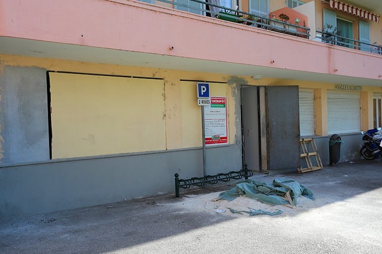 Les travaux de l'antenne sociale continuent (Saint-Martin-du-Var) : façade du batiment