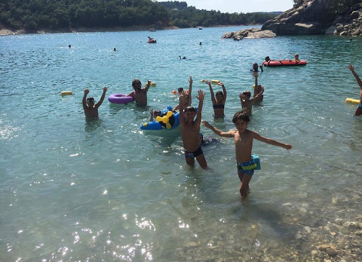 Séjour à Bauduen (enfants dans l'eau)