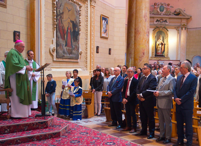 Inaugurations : Messe lors de l'inauguration de l'eglise de la Très Saint-Trinité