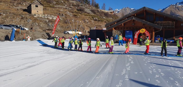 Les enfants des ACM de Bonson et Saint-André de la Roche font du ski