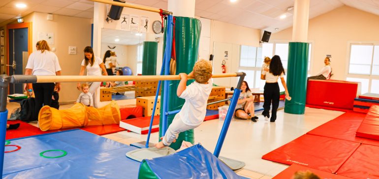  Baby-gym : un moment complice pour grandir en mouvement